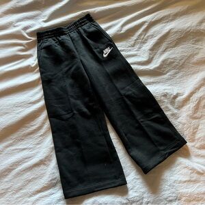 Nike Sportswear Club Fleece Wide Leg Sweatpants